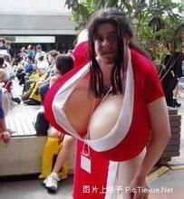 凯发线上手机app下载网址 地下通路に出ると、クーラーがかかっているのかと思うくらい涼しかったです